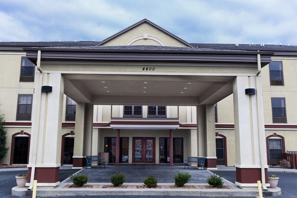 Super 8 By Wyndham High Point/Greensboro Ngoại thất bức ảnh